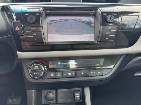 Used 2014 Toyota Corolla LE FWD image 25