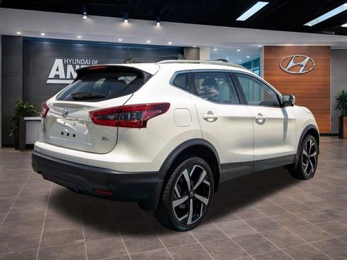 Used 2022 Nissan Rogue Sport SL FWD image 12