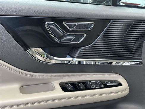 Used 2022 Lincoln Corsair AWD w/ Equipment Group 101A image 13