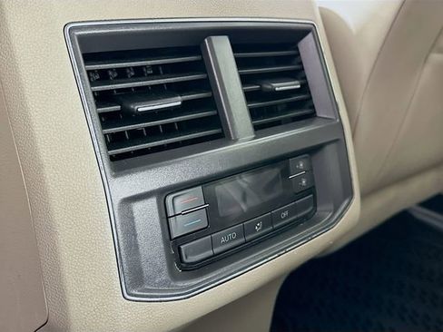 Used 2019 Volkswagen Atlas SE w/ Towing Package image 25