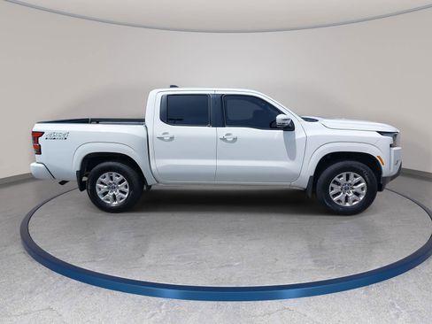 Used 2022 Nissan Frontier SV image 4