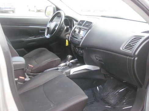 Used 2014 Mitsubishi Outlander Sport ES AWD/4WD image 9