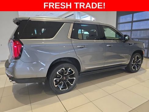 Used 2022 GMC Yukon Denali w/ Denali Premium Package AWD/4WD image 5