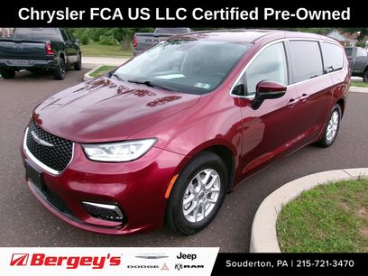 Certified 2023 Chrysler Pacifica Touring-L