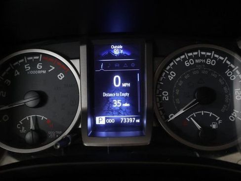 Used 2019 Toyota Tacoma SR5 AWD/4WD image 17
