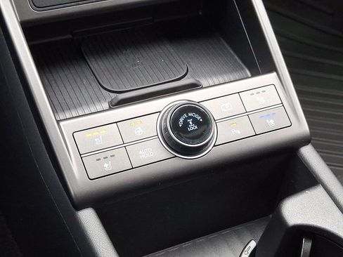 Certified 2025 Hyundai Kona Limited image 17