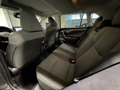 Used 2019 Toyota RAV4 XLE w/ Convenience Package FWD image 15