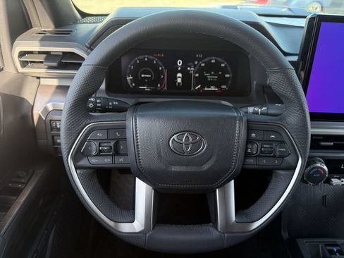 Used 2025 Toyota Tacoma TRD Sport RWD image 13