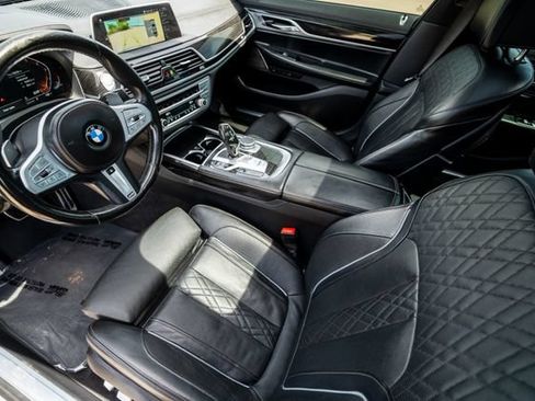 Used 2021 BMW 740i w/ M Sport Package RWD image 7