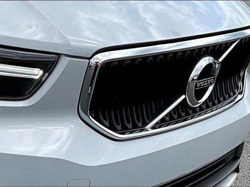 Used 2022 Volvo XC40 T5 Momentum AWD/4WD image 32