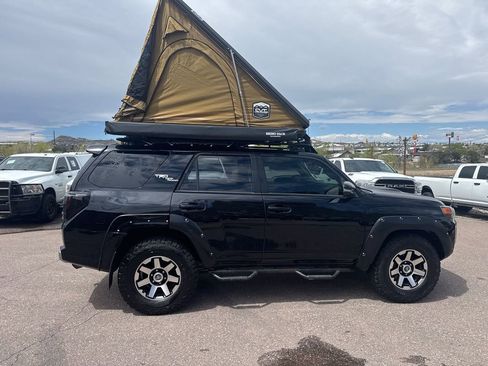 Used 2017 Toyota 4Runner TRD Off-Road Premium AWD/4WD image 12