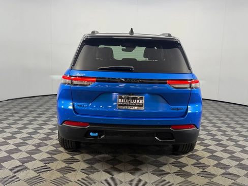 Used 2023 Jeep Grand Cherokee Trailhawk AWD/4WD image 12