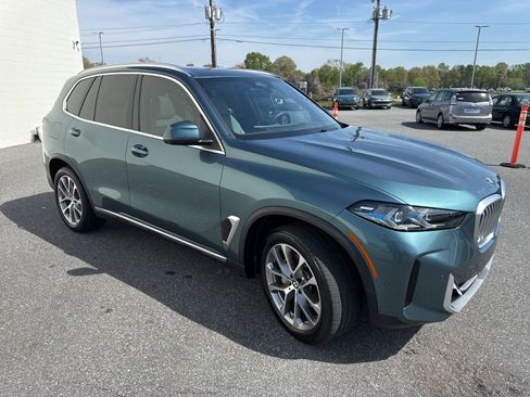 Used 2024 BMW X5 sDrive40i w/ Premium Package RWD image 3