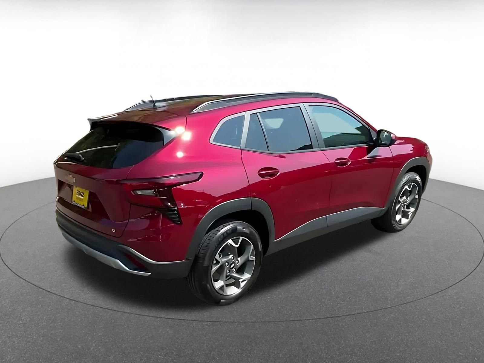 Used 2025 Chevrolet Trax LT w/ LT Convenience Package FWD image 14