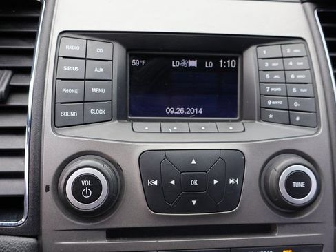 Used 2015 Ford Taurus SEL FWD image 25