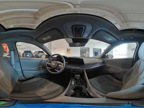 Used 2025 Hyundai Elantra SEL image 43