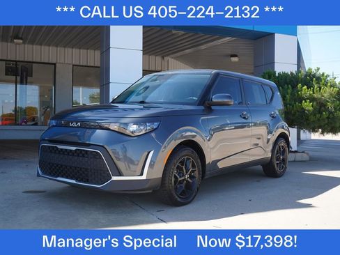 Used 2024 Kia Soul LX w/ Option Group 015 FWD image 1