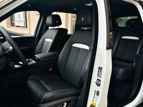 Certified 2023 Rolls-Royce Cullinan w/ Technology Package AWD/4WD image 24