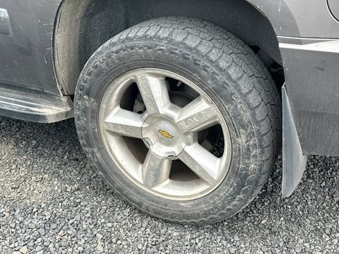 Used 2011 Chevrolet Tahoe LTZ AWD/4WD image 2