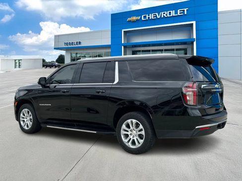 Used 2023 Chevrolet Suburban LT w/ Luxury Package RWD image 7