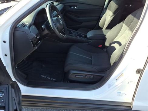 Used 2025 Honda Accord Sport image 12