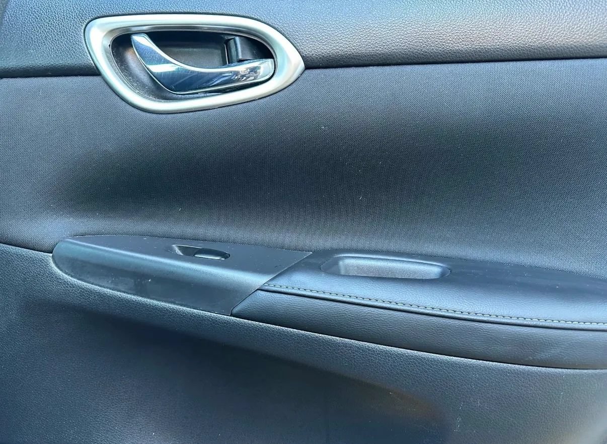 Used 2019 Nissan Sentra SV w/ Special Edition Package FWD image 9