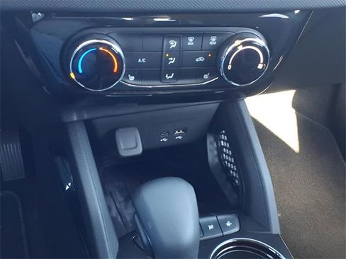 Used 2024 Chevrolet TrailBlazer LT w/ LT Cold Weather Package image 10