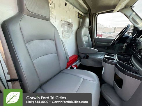 Used 2015 Ford E-350 and Econoline 350 Super Duty RWD image 12