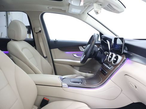 Used 2020 Mercedes-Benz GLC 300 4MATIC image 21