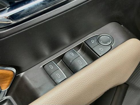 Used 2025 GMC Canyon Denali AWD/4WD image 21