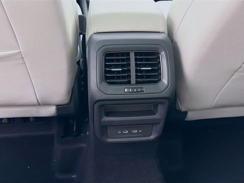 New 2026 Volkswagen Taos SE AWD/4WD image 26