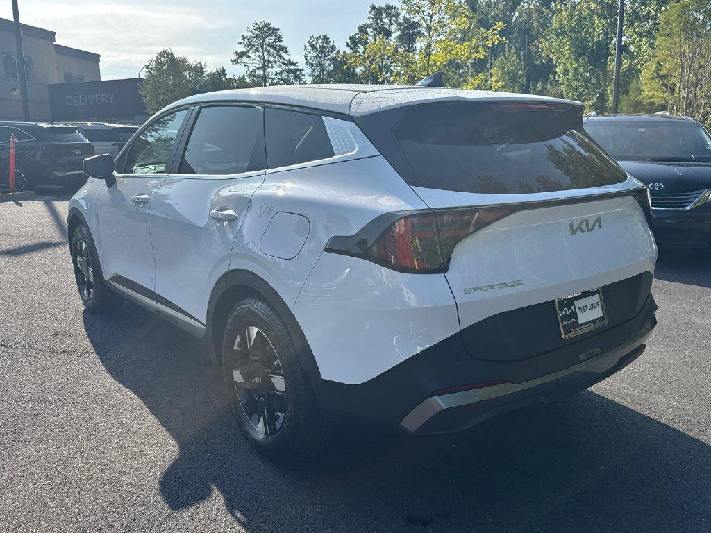 Used 2026 Kia Sportage LX FWD image 5