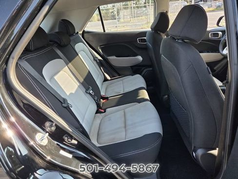 Used 2025 Hyundai Venue SEL FWD image 14
