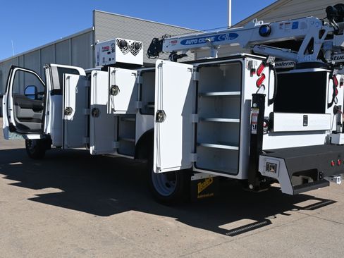 New 2026 Ford F550 4x4 Supercab Super Duty image 17