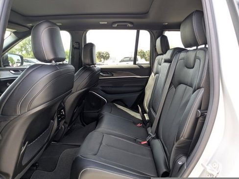 New 2026 Jeep Grand Cherokee Limited AWD/4WD image 14