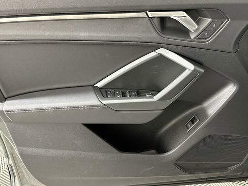 Used 2025 Audi Q3 2.0T Premium w/ Black Optic Sport Package image 21