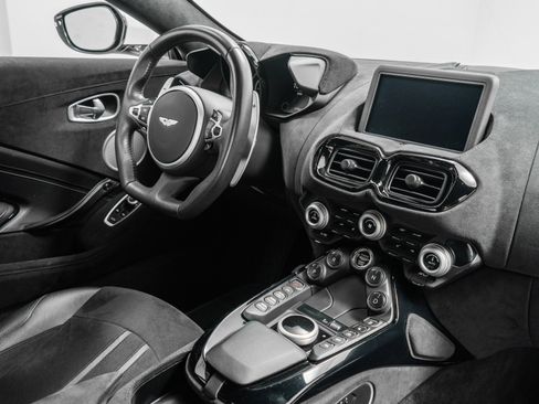 Used 2020 Aston Martin V8 Vantage Coupe RWD image 27