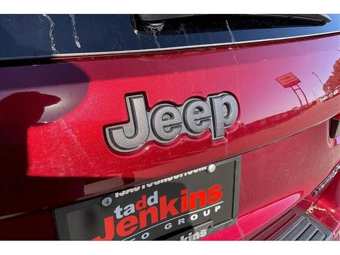 Used 2019 Jeep Grand Cherokee Limited X image 31