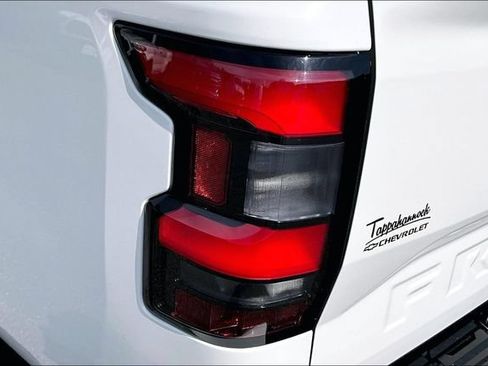 Used 2023 Nissan Frontier SV w/ SV Convenience Package AWD/4WD image 23