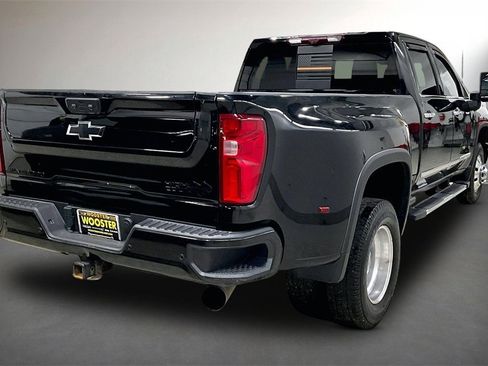 Used 2024 Chevrolet Silverado 3500 High Country w/ High Country Premium Package image 5