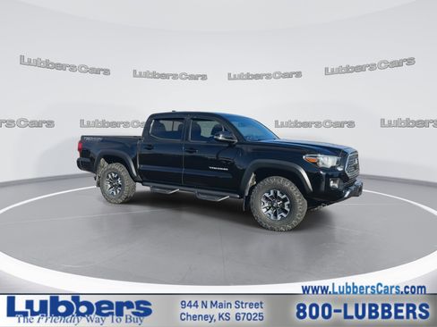 Used 2019 Toyota Tacoma 4x4 Double Cab image 2