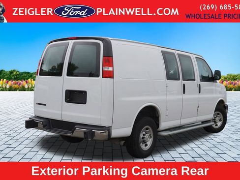 Used 2024 Chevrolet Express 2500 w/ Driver Convenience Package RWD image 5