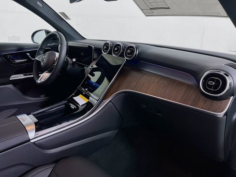 New 2025 Mercedes-Benz GLC 300 4MATIC image 29