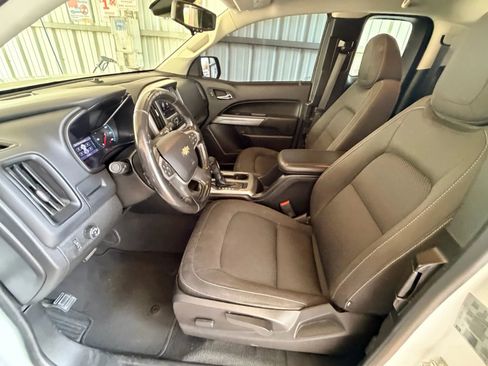 Used 2019 Chevrolet Colorado LT w/ Colorado RST Special Edition image 18