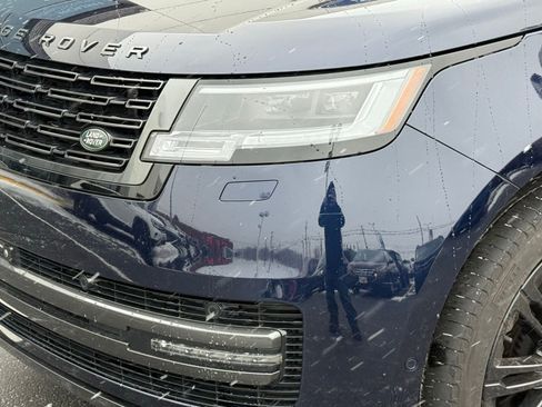 Used 2023 Land Rover Range Rover Long Wheelbase SE image 9
