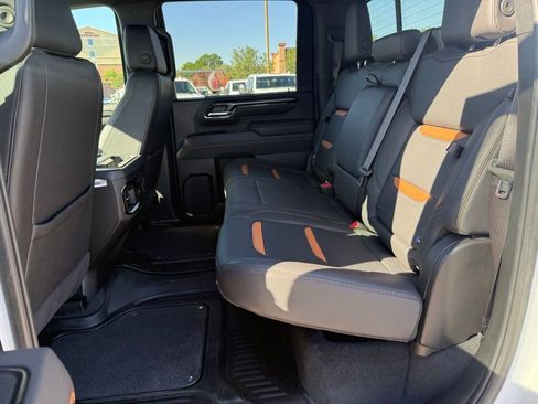 Used 2025 GMC Sierra 2500 AT4 w/ AT4 Premium Plus Package AWD/4WD image 25