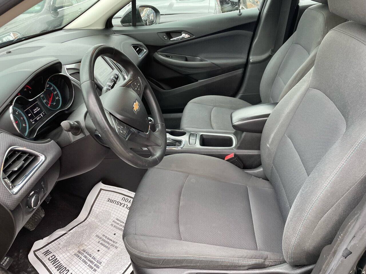 Used 2018 Chevrolet Cruze LT FWD image 9