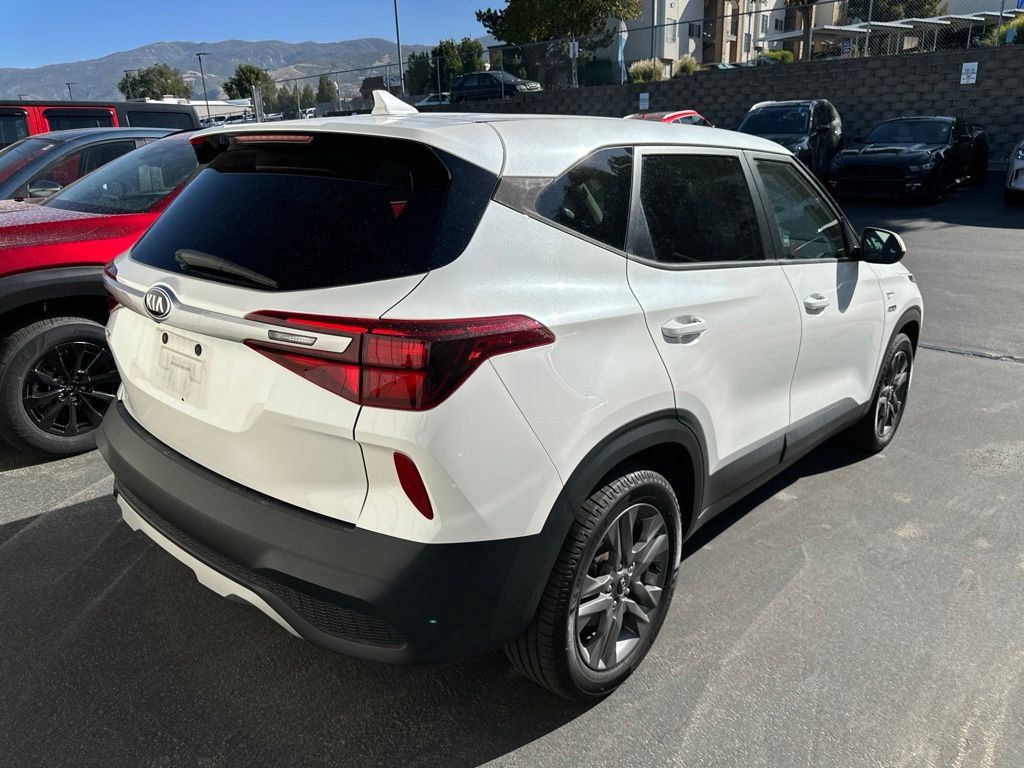 Used 2021 Kia Seltos LX AWD/4WD image 4
