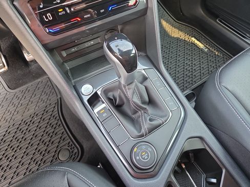 Used 2024 Volkswagen Tiguan SE R-Line AWD/4WD image 25