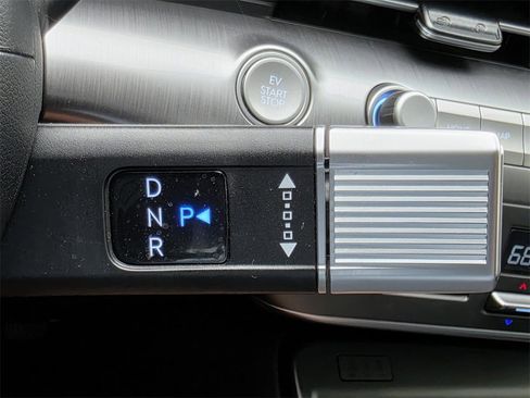 Used 2024 Hyundai Kona SEL image 31